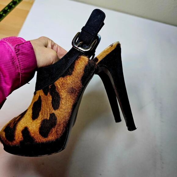 Stuart Weitzman Pony Style Ultra High heel 5.5M‎ Calfskin heels. Open toes. NY - Picture 9 of 15